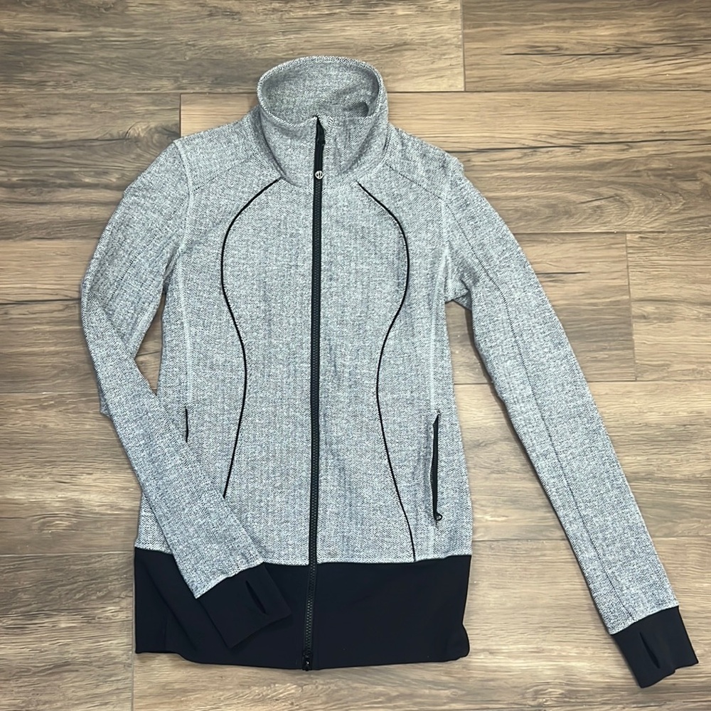 Lululemon Define jacket size 6 *limited edition*